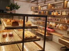 面包甜点陈列柜-面包新语(滨湖万达店)