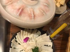 -老牌坊云南鱼豆花火锅(嵩山店)