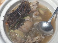 -头上红煨盐鸡·非遗院子餐厅