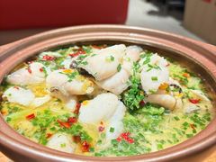 -聚鑫朋酸菜肥肠(国金店)