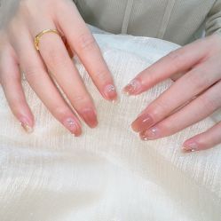 -七彩虹美甲美睫 半永久
