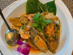 -Chom Cafe and Restaurant