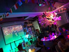 -樱花里音乐餐吧·牛扒椰子鸡(东圃店)