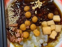-爆炸头阿姨小四川正宗川味小吃(无任何分店)