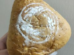 榛子软欧-皇后饼店(财富广场店)