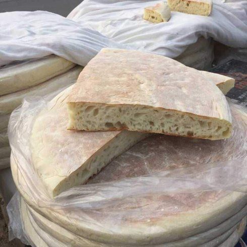 真没想到江苏竟然也有这么大的饼.而且还是宿迁特产!穿城大饼