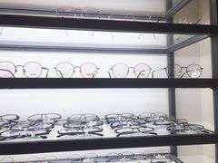 -LOGO眼镜·蔡司品牌折扣店(龙华清湖店)