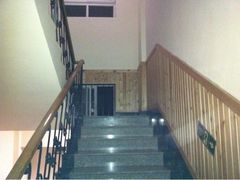 -北京市海淀外国语实验学校