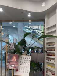 -进巍美甲美睫店