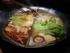-湊湊火锅·茶憩(杭州湖滨银泰in77店)