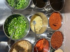 沾水-马路边边麻辣烫联盟路店