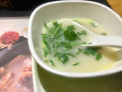 -洪氏嗨捞·广东猪肚鸡·椰子鸡火锅(西咸万象城店)