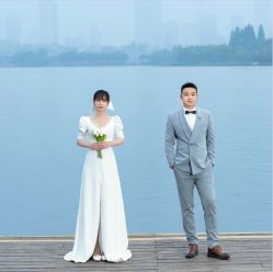 -雪中彩影婚纱摄影·微光艺术中心