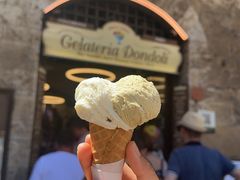 -Gelateria Dondoli