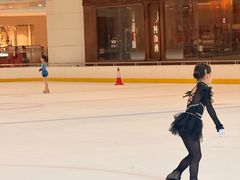 -冰纷万象滑冰场(深圳万象城店)