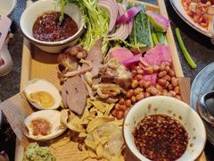 -靠山屯东北农家菜(八龙桥雅苑店)