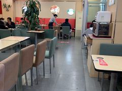 大堂-李先生牛肉面大王(营口大润发店)