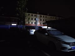 -停车场(世茂海滨馨苑东北)