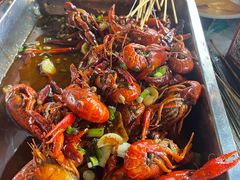 -老街烧烤大排档·地道湖北菜·龙虾馆(汉口火车站店)