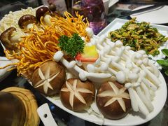 -慢丽江·云南野生菌土鸡锅(西山店)