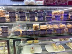-白玉兰食品甜凤店(合生汇店)