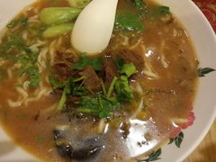 酸汤牛肉面-锅儿挑面馆