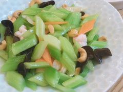 腰果西芹炒百合-红樱桃·新派辽菜(北行店)