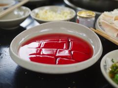 -茅草房·河畔园林火锅