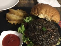 -HIGH FIVE哈福手工汉堡(桂林路店)