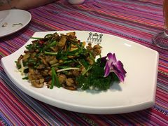 -香巴拉云南餐厅(华莱坞店)