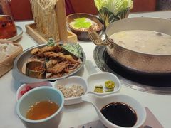 -洪氏嗨捞·猪肚鸡火锅(阳光天地店)