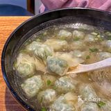 3块钱一份掉渣酥饼 蘸着汤底吃绝摆