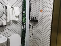 -上海泊客小栈(虹桥娄山关路地铁站店)