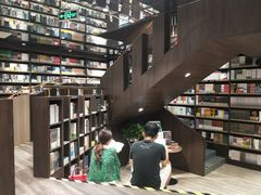 -钟书阁(群光广场店)