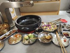 -围炉肉舍•炭烤活鳗•丹东海鲜烤肉(步行街店)