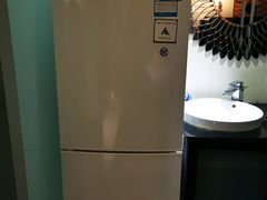 -喜鹊愉家酒店(郑州曼哈顿博览中心地铁站店)