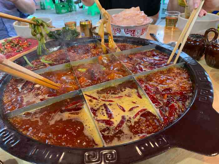 二虎老火锅-"地点对于周边左邻右舍肯定是知道,但是不曾.