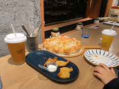 -必胜客(上海华谊新所店)