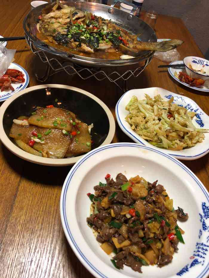 湘遇·院子文化餐厅-"千页豆腐很好吃的,份量也很大,还有酱牛肉.