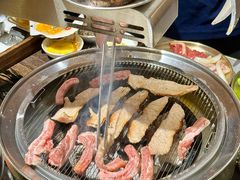 -围炉肉舍•炭烤活鳗•丹东海鲜烤肉(步行街店)