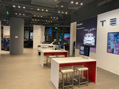 -TESLA 特斯拉(上海太古汇体验店)