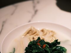 龙虾汤浸豆苗-遇外滩(BFC外滩金融中心店)