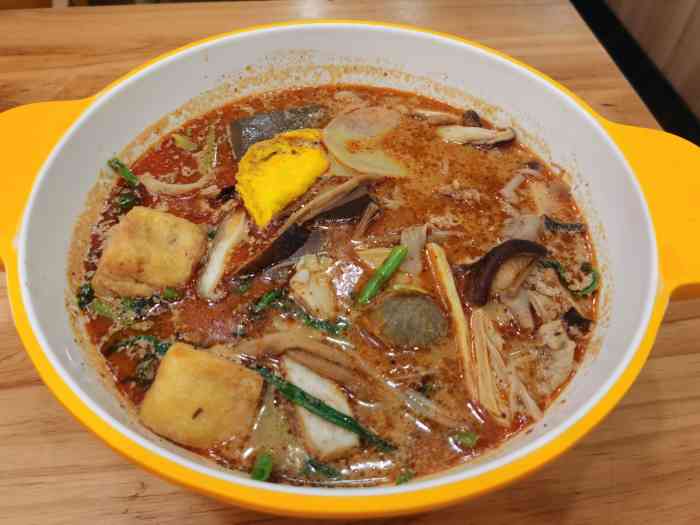 马玉涛大叔的麻辣烫-"[薄荷]环境:开在海大附近的一家麻辣烫,.