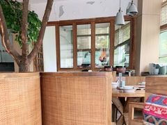 -蜜桃餐厅·伴山(湖滨商业街店)