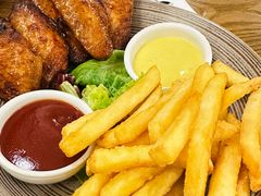 香炸鸡翅配薯条-Money Shops(愚园路店)