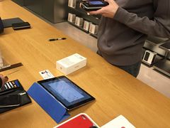-Apple零售店(华贸购物中心店)