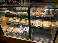 面包甜点陈列柜-星巴克(广州淘金路店)