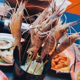 粮道街终于也开了一家海鲜打边炉，店面还挺精致的
