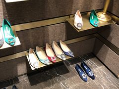 -Manolo Blahnik(置地广场店)