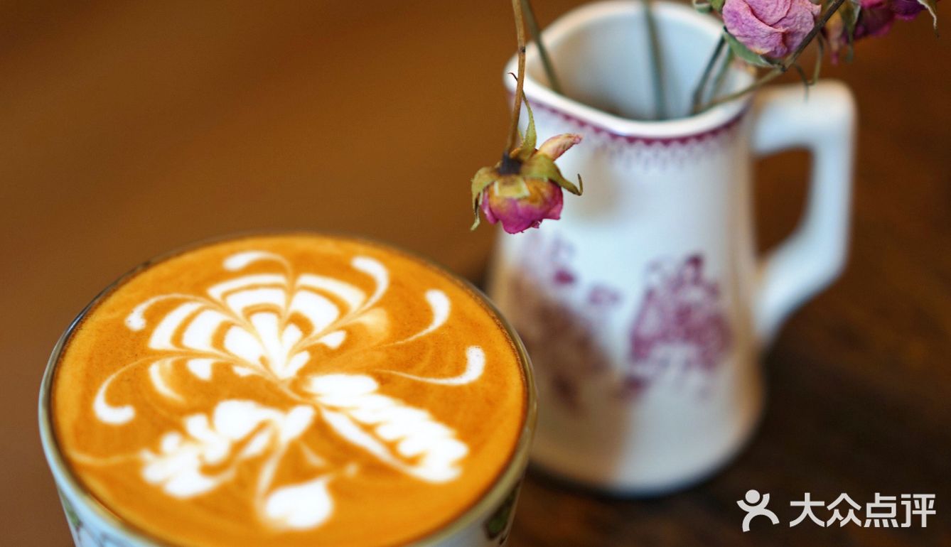 TonTon小屋☕️社区咖啡甜点木质小屋